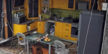 Історія уцілілої жовтої кухні з Дніпра: до вибуху щаслива родина святкувала день народження. ВІДЕО