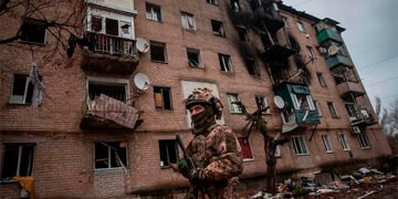 “Штурмові групи засилають одночасно з різних боків”: журналіст розповів про тяжкі бої за Соледар і величезні втрати ворога. ВІДЕО