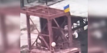 Прапор України майорить на заході міста: військовий розповів про ситуацію в Соледарі. ВІДЕО