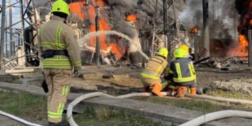 Удар РФ по енергетичних об’єктах України: в більшості областей запроваджуються аварійні відключення електроенергії