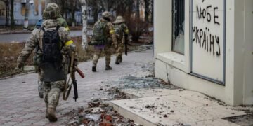 Росіяни виснажуються під Бахмутом: Bloomberg назвав перспективи для ЗСУ