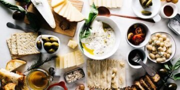 7 продуктів, які містять багато прихованої солі: багато хто з гіпертоніків про це не знає