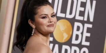 Селена Гомес з гумором відповіла на зауваження, що набрала зайву вагу