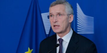 Бои за Соледар и Бахмут показывают важность усиления военной поддержки Украины – Генсек НАТО