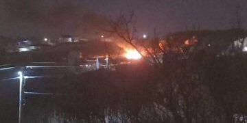 В Севастополе сообщают о взрыве и пожаре