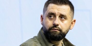 Рада позбавить мандатів ще чотирьох нардепів від заборонених партій, – Арахамія