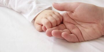 Задержали за “шпионаж в пользу Украины”: из российского плена вернули украинку с младенцем