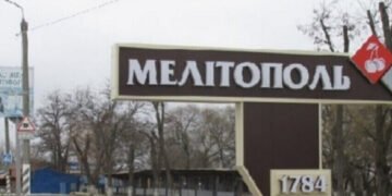 Ищут партизан: в Мелитополе оккупанты переодеваются в гражданское и ходят по рынкам и дворам