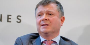 Суд у Франції відпустив Жеваго під заставу