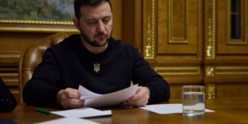 Зеленский договорился с президентом Латвии продолжить сотрудничество по усилению обороноспособности Украины