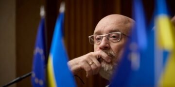 Министр обороны Украины подал заявление об отставке