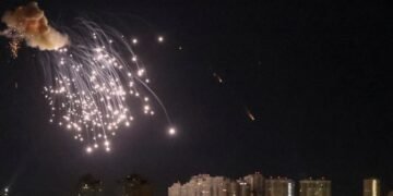 Украинские военные сбили 26 из 33 российских БПЛА, наносивших удары по Киеву и окрестностям