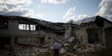 Российский ракетный удар по Купянску: восемь погибших