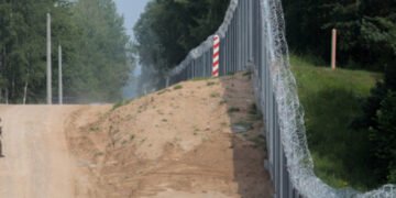 Польша планирует достроить электронный барьер на границе с рф до начала октября