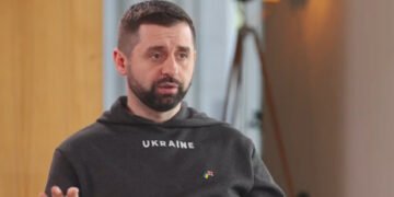 Україна може подати запити на екстрадицію чоловіків, які виїхали за фальшивими довідками, – Арахамія