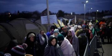 Сегодня Всемирный день мигрантов и беженцев: сколько украинцев были вынуждены бежать от войны, миротворческие инициативы Ватикана