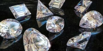 НАПК внесло одного из крупнейших в мире производителей бриллиантов SRK в перечень международных спонсоров войны