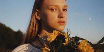 Відома актриса розповіла про роботу за кордоном: “Міняла підгузки у будинку престарілих”