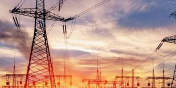 Харьковщина: из-за вражеских обстрелов без света осталось почти 10 тысяч потребителей