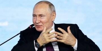 Нейромережа змусила Путіна “розкрити” свої найбрудніші секрети. ВІДЕО 18+