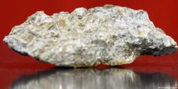 DW: РФ воює проти України також і за сировину