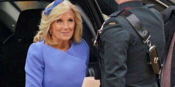 Первая леди США заразилась “короной”