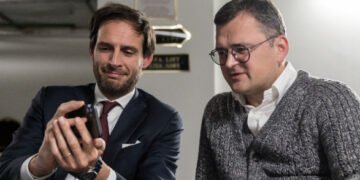 Кулеба отреагировал на увольнение главы МИД Нидерландов, ратовавшего за передачу Украине истребителей F-16