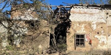 Враг весь день обстреливал Никопольщину из тяжелой артиллерии и сбрасывал мины с дронов. Есть пострадавшие и разрушения