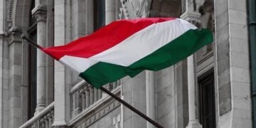 Угорщина заявила, що Україна “не отримає і копійки” з бюджету ЄС, доки не виконають їхню вимогу