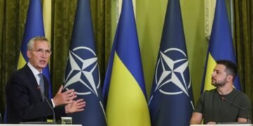 Столтенберг: украинцы сражаются за свободу, Россия – за имперские заблуждения