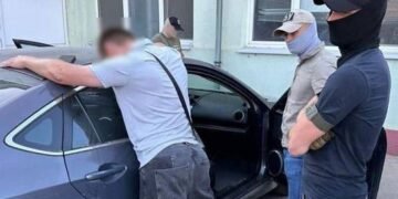 Вымогали деньги за удостоверение шкипера торгового судна – взяточники задержаны