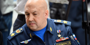 Ляпас генералу “Армагеддону”. У ГУР пояснили, що означає нова посада Суровікіна у СНД