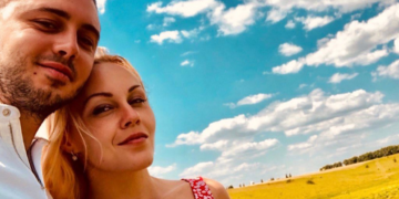 Дружина Тараса Тополі співачка Alyosha повідомила, що вирішила змінити сценічне ім’я