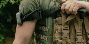 Командування Медичних Сил свідомо вбиває українських воїнів, постачаючи їм неякісні аптечки та турнікети, – інструктор з такмеду Ніколенко