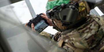 Військові показали знищення ворожої техніки, яка “потурбувала” піхоту. ВІДЕО