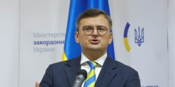 Глава МИД Украины: американская поддержка Киева не ослабевает