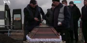 Число жертв российского удара по селу Гроза продолжает расти