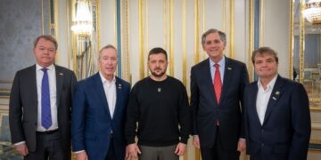 Зеленский встретился в Киеве с конгрессменами США от обеих партий