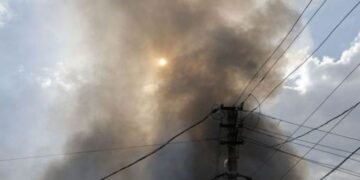 Херсон с утра под плотным обстрелом:  город обесточен,  есть разрушения домов