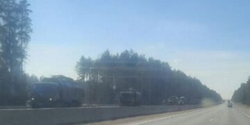 Из Новоазовска выдвинулись колонны военной техники РФ