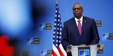 Будет ответ: Ллойд Остин попросил “третьи силы” не вмешиваться в войну Израиля и ХАМАС