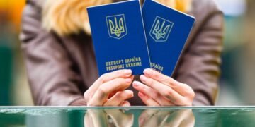 Как заменить загранпаспорт за пределами Украины: подробности