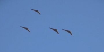 Захватчики начали использовать новые дроны для истощения ПВО