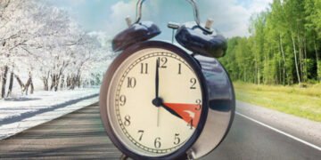 Коли в Україні переводять годинники на зимовий час у 2023 році: як підготувати організм