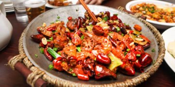 Лікар розповів, чи може гостра їжа нашкодити здоров’ю