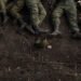“Тіла валяються по пів року, кості лишаються, труни забиті”: окупант поскаржився на постійні обстріли та величезні втрати, – перехоплення ГУР