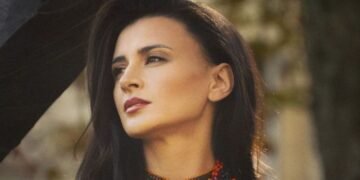 Відома українська співачка знепритомніла, впала і порвала губу та вибила зуби