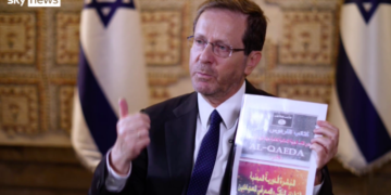 Президент Ізраїля: ХАМАС планували застосувати ціанід, у них були інструкції з виготовлення хімічної зброї