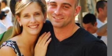 На порозі лежали трупи 7 терористів: в Ізраїлі подружжя ціною власного життя врятувало своїх 10-місячних близнюків