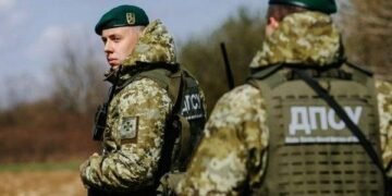 В Україні хочуть дозволити всім чоловікам виїжджати за кордон: що пропонують депутати та які можуть бути наслідки